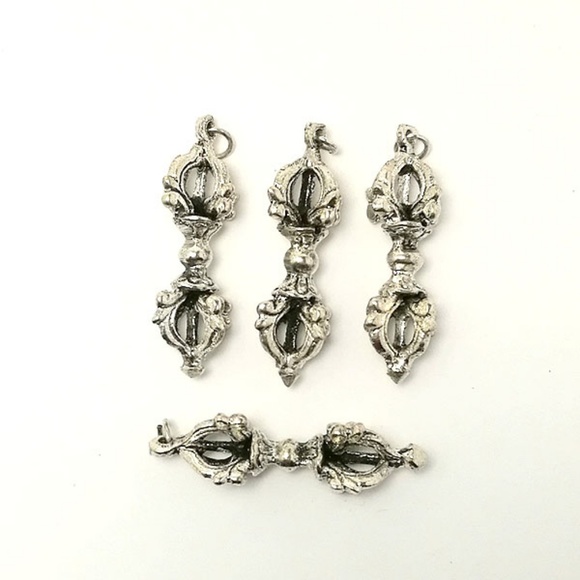 Handmade Tibetan White Metal Vajra Dorje Pendant - Picture 3 of 3